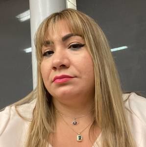 Meet your Posher, Elena